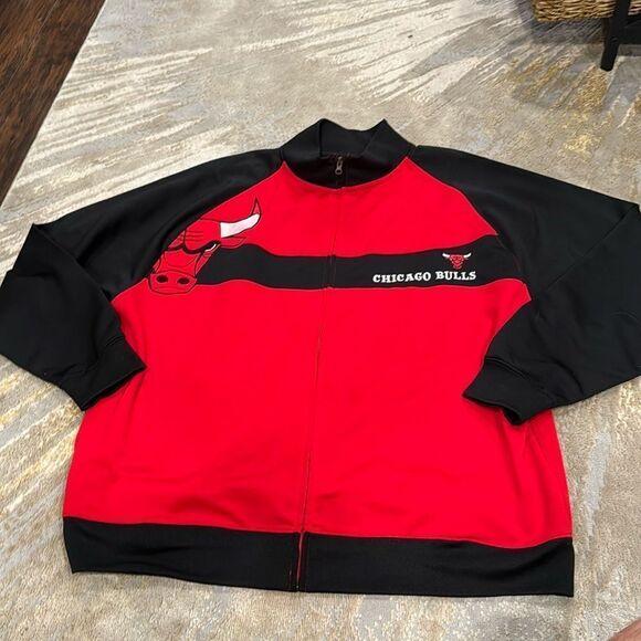 NBA Chicago Bulls Full Zip Graphic Design Jacket Red Black Team Logo Size XL GUC